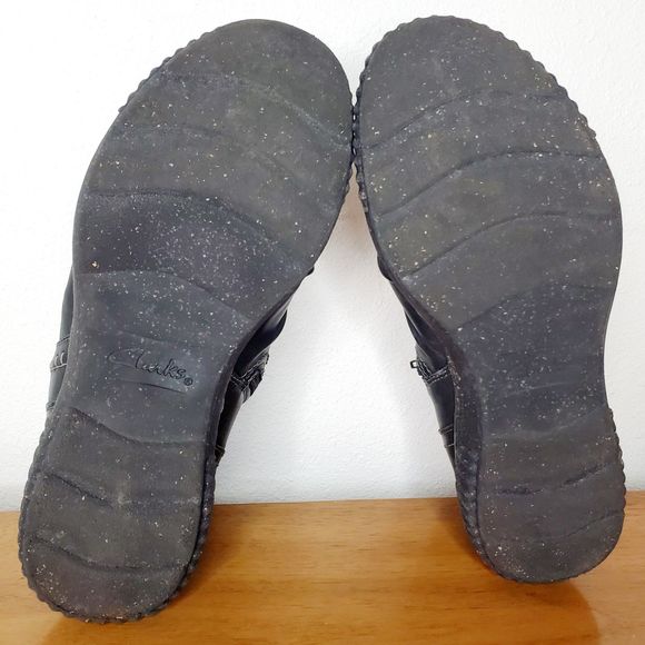 Clarks Caroline Orchid Ruched Black Leather Ankle Booties Comfort Womens SZ 9.5 - Picture 5 of 12